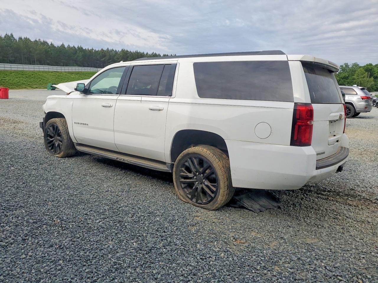 2018 Chevrolet Suburban K1500 - Image 2