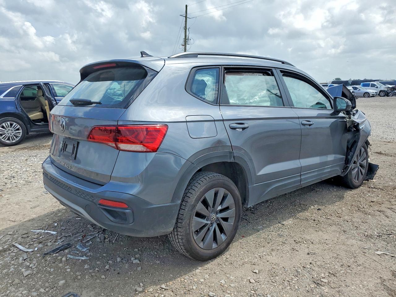 2022 Volkswagen Taos S - Image 3