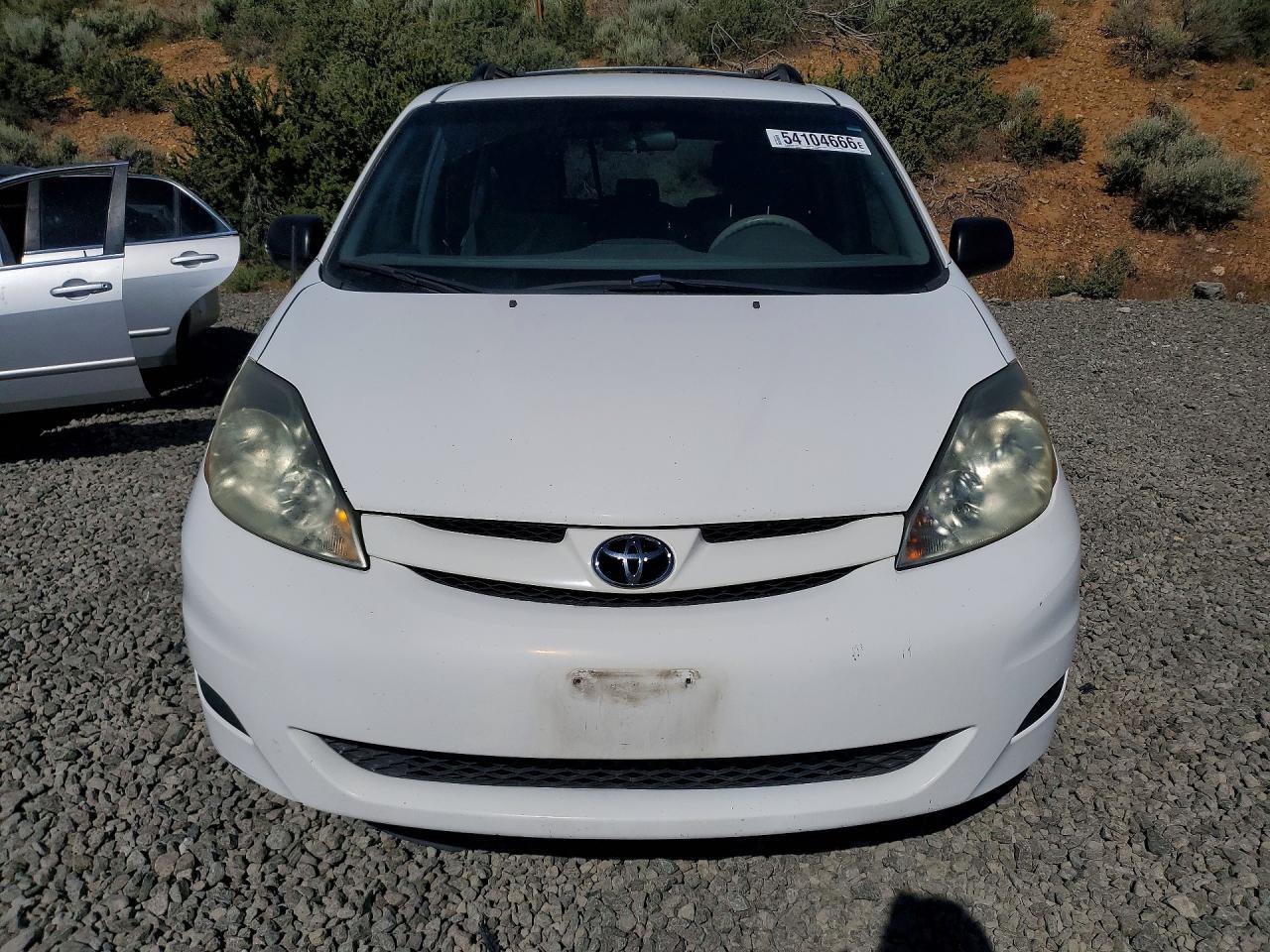 2008 Toyota Sienna Le 8-Passenger - Image 5