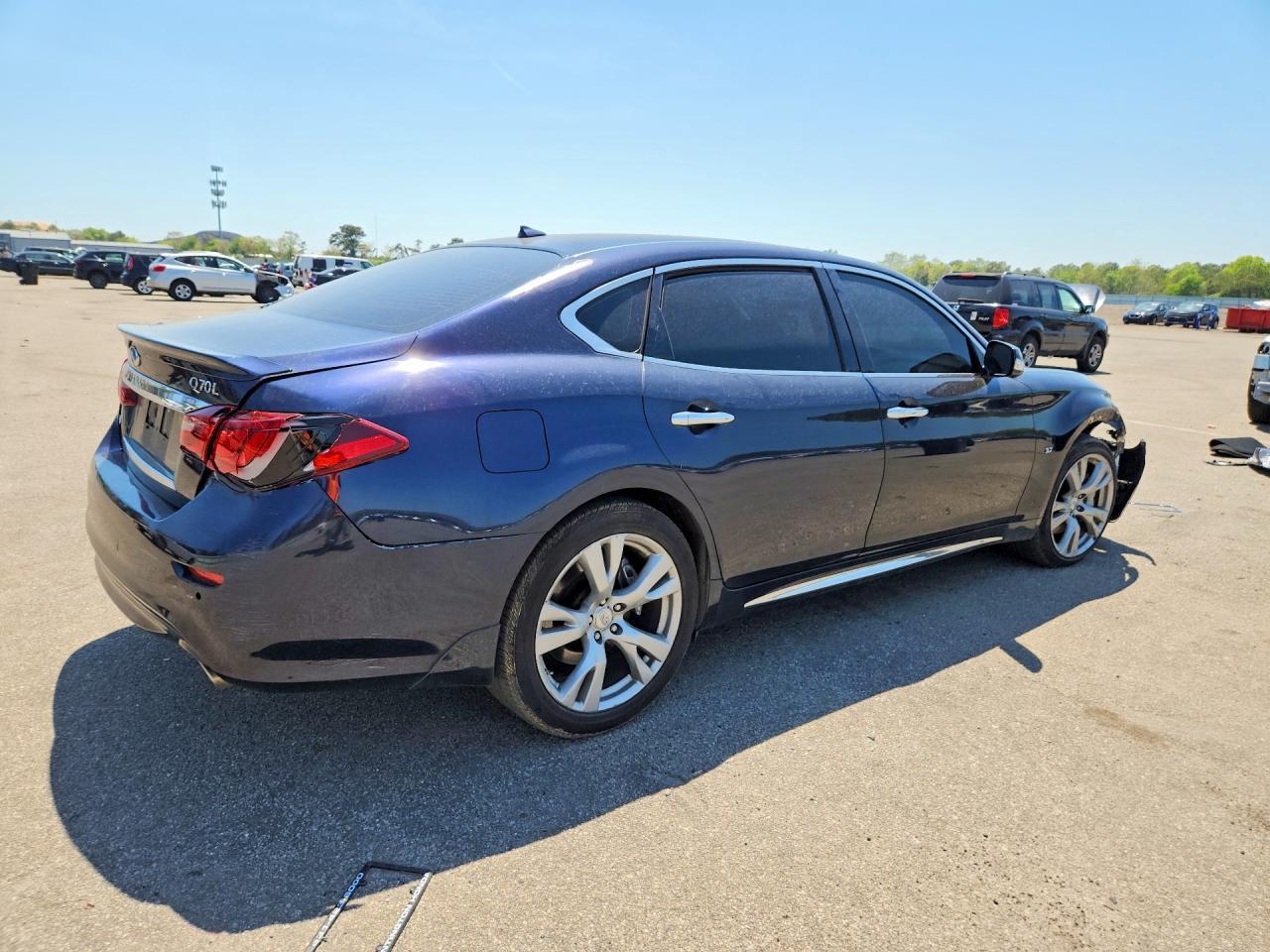 2016 Infiniti Q70L 3.7 - Image 3