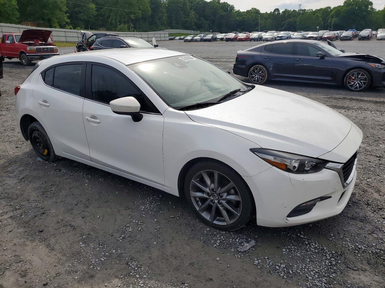 2018 Mazda 3 Touring - Image 4