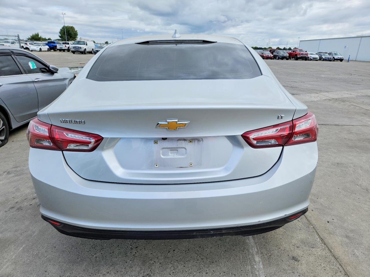 2022 Chevrolet Malibu Lt - Фото 6