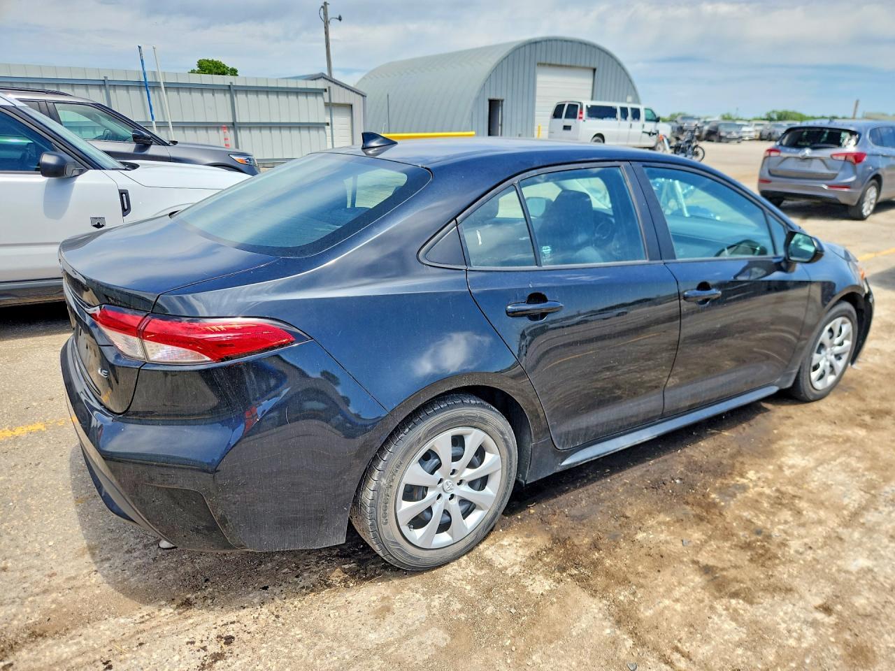 2021 Toyota Corolla Le - Фото 3