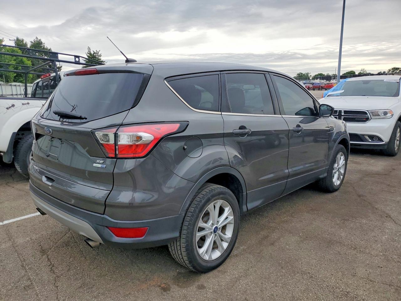 2017 Ford Escape Se - Фото 3