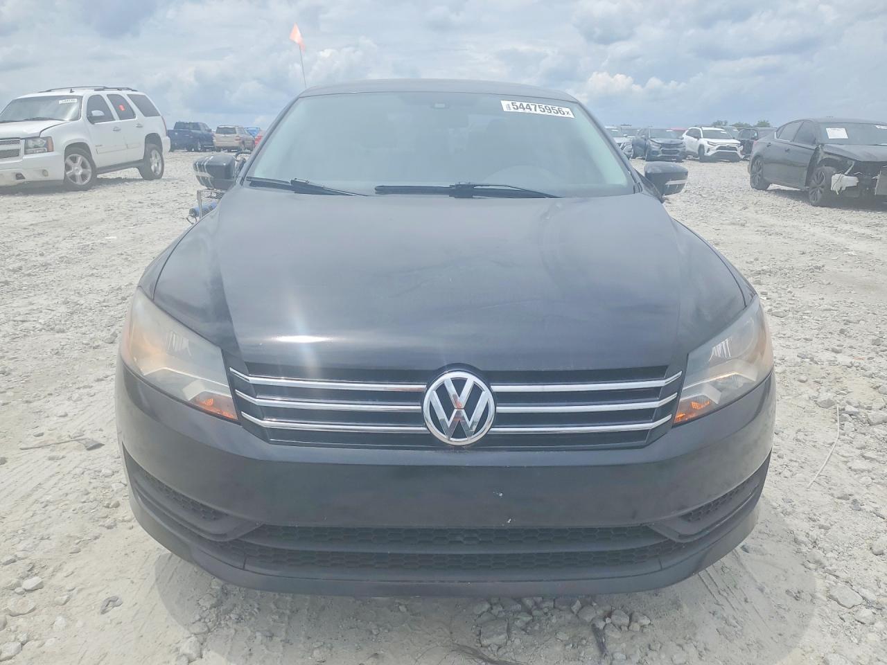 2015 Volkswagen Passat S - Image 5