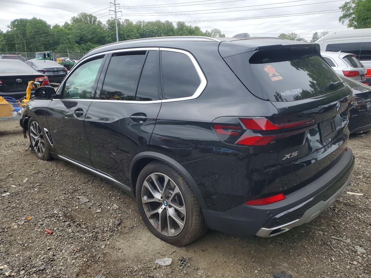 2025 BMW X5 xDrive40I - Image 2
