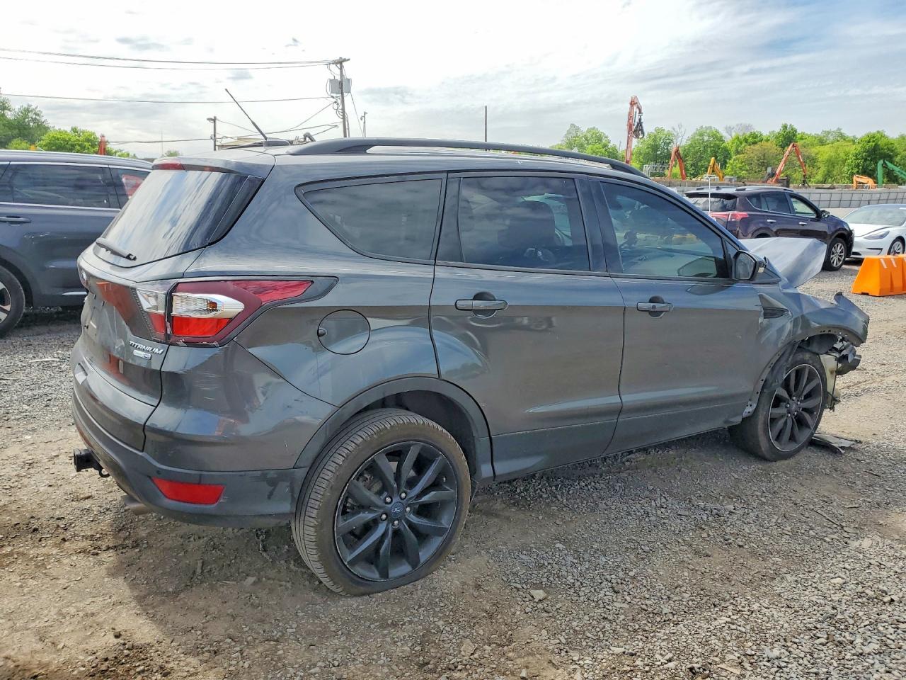 2017 Ford Escape Titanium - Image 3