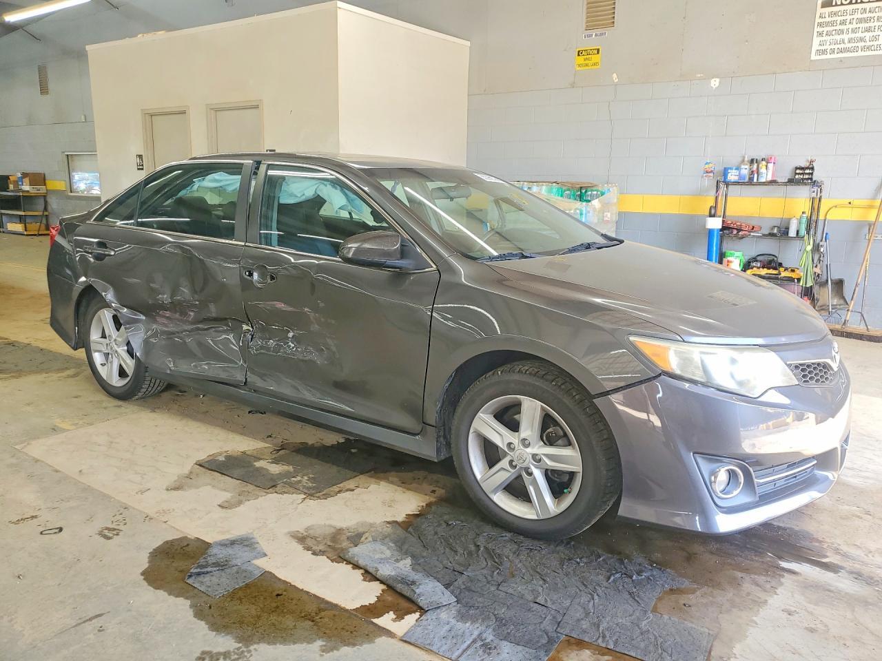 2014 Toyota Camry Se - Фото 4
