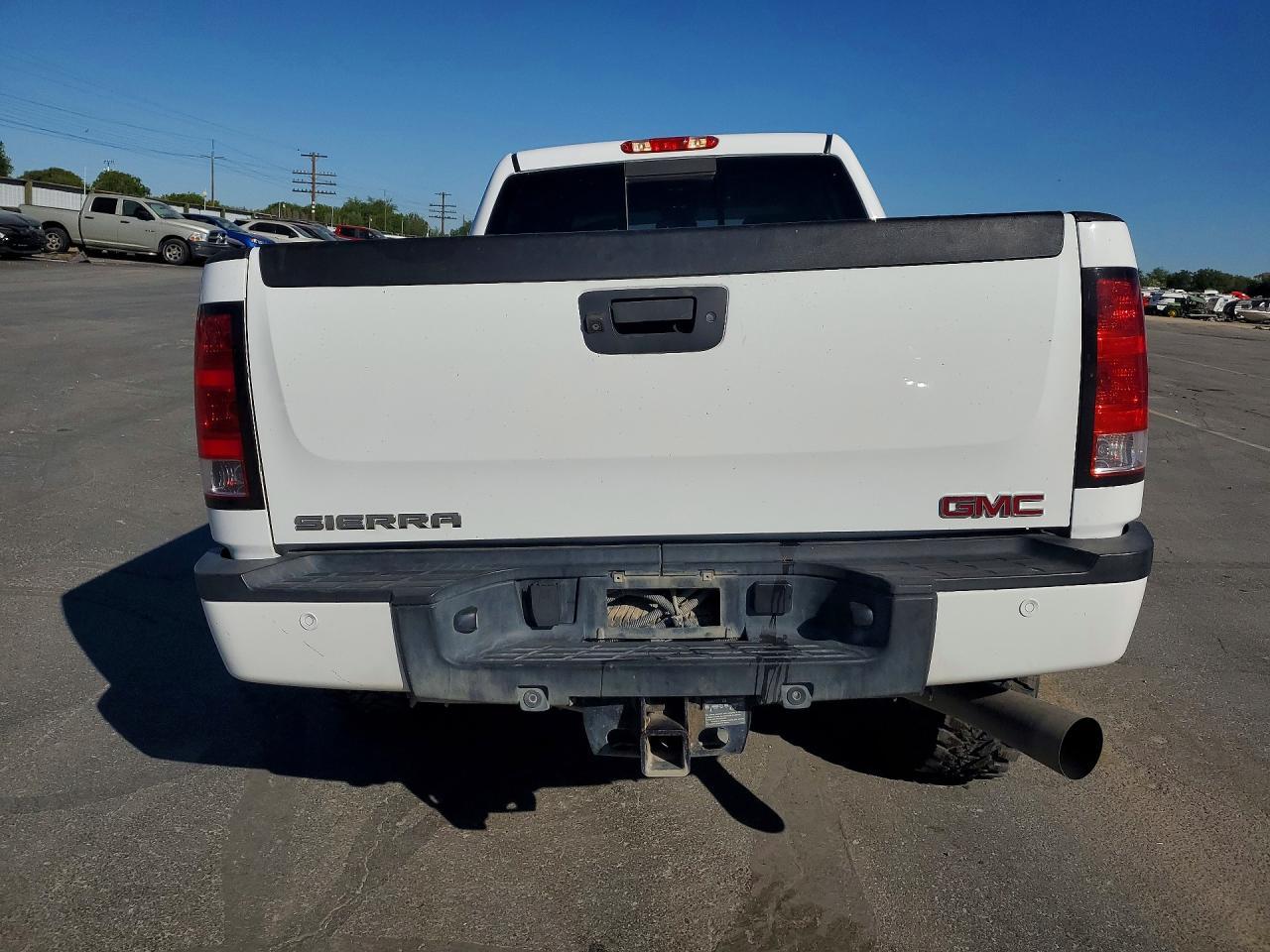 2014 GMC Sierra K2500 Denali - Image 6