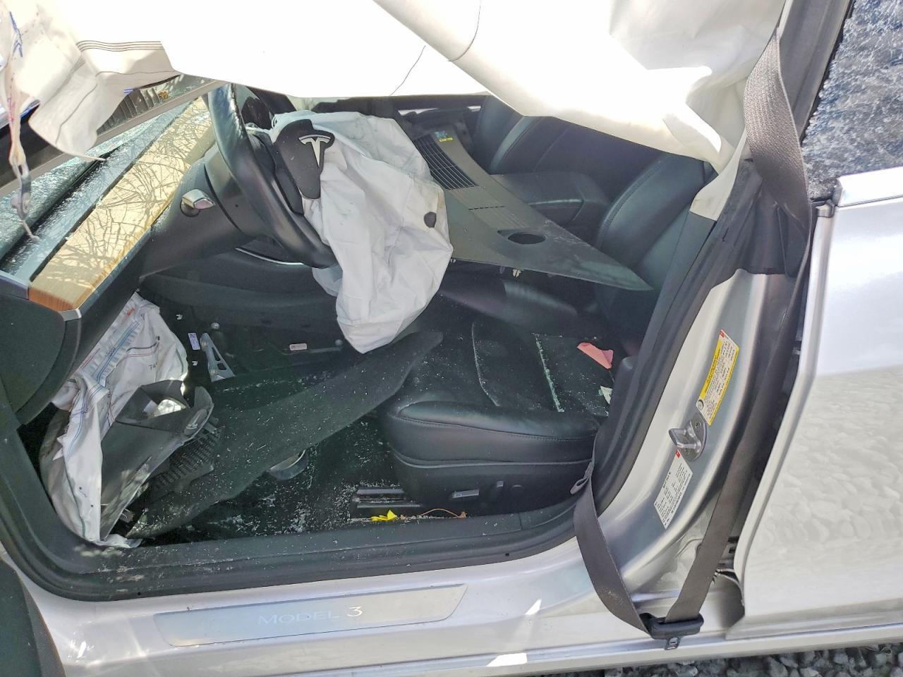2018 Tesla Model 3 - Фото 7