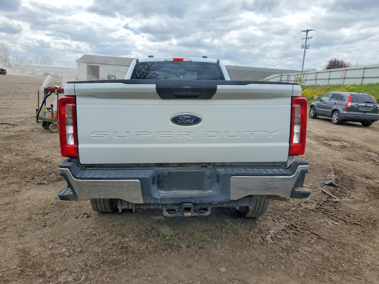 2025 Ford F350 Super Duty - Фото 6