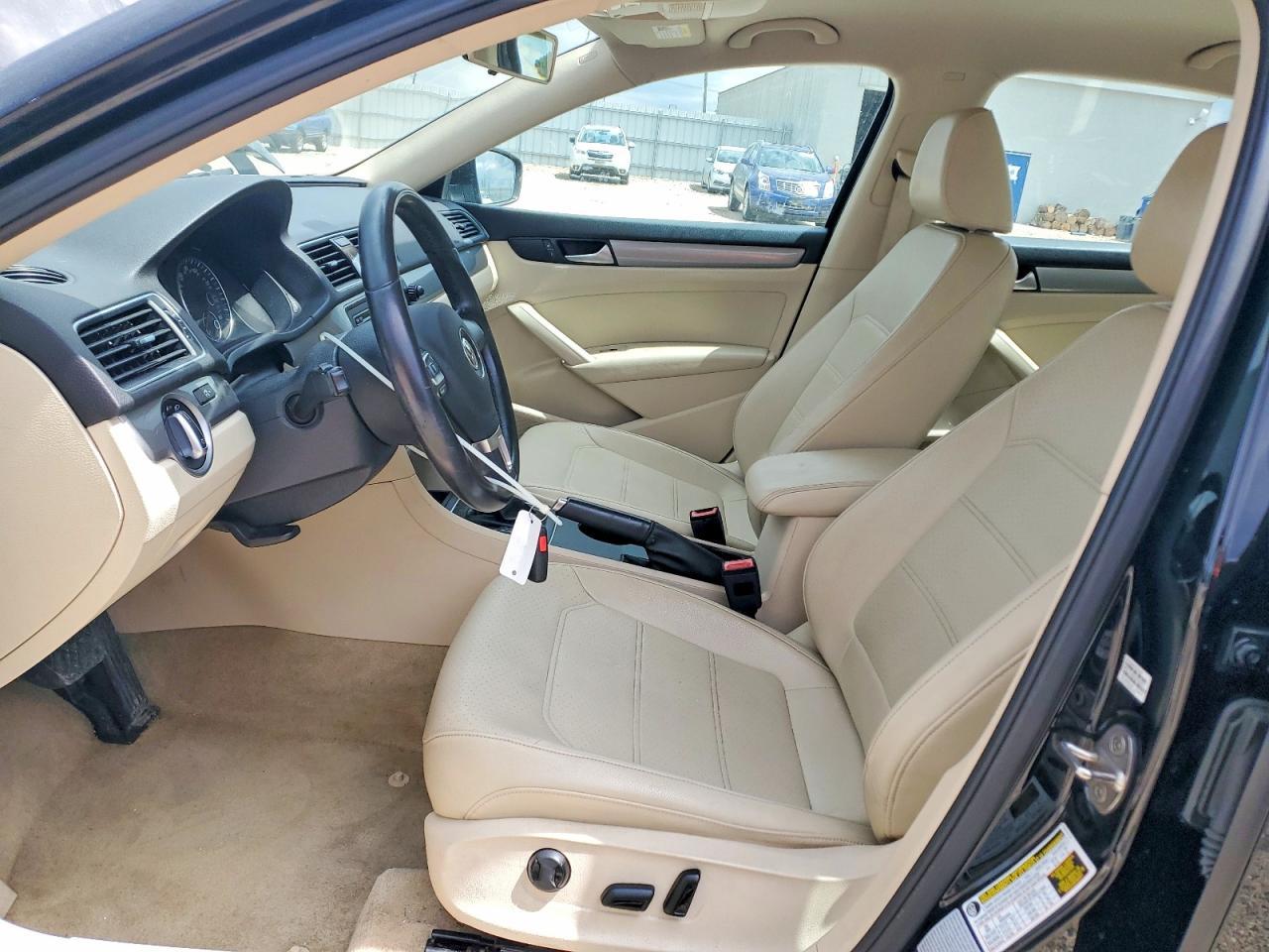 2015 Volkswagen Passat S - Image 7
