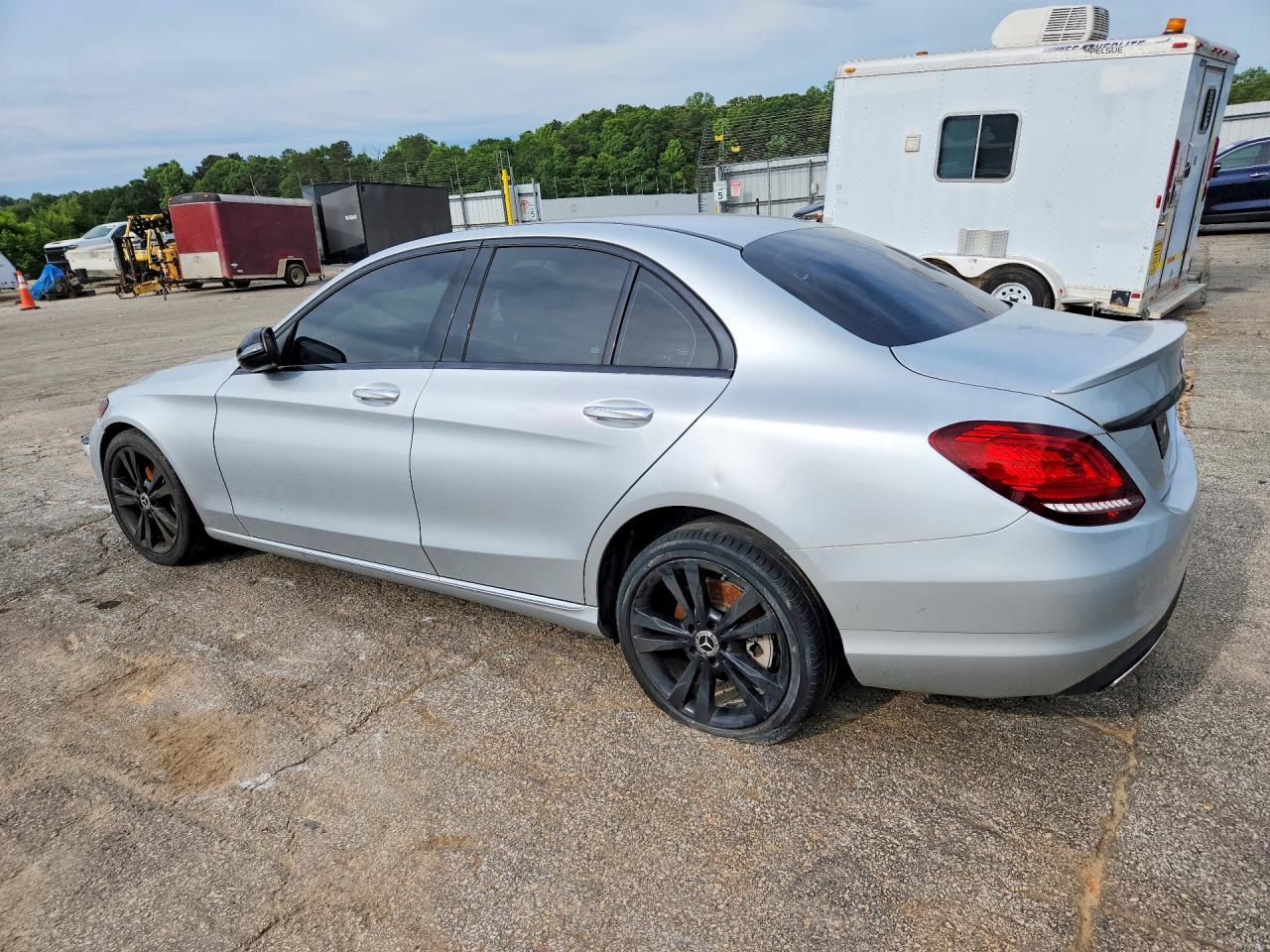 2020 Mercedes-Benz C 300 - Фото 2