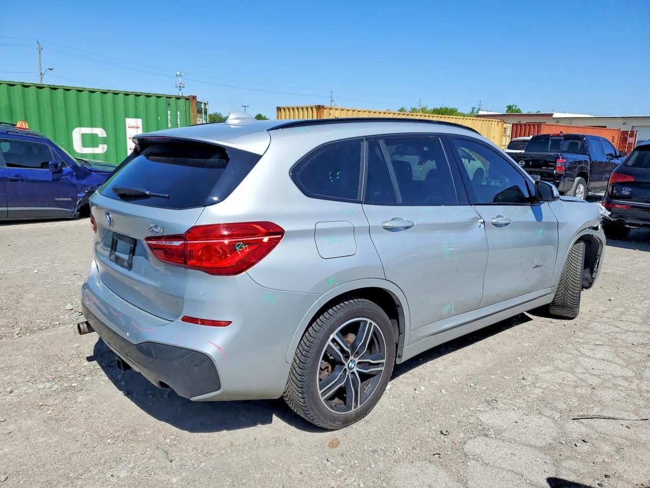 2017 BMW X1 xDrive28I - Фото 3