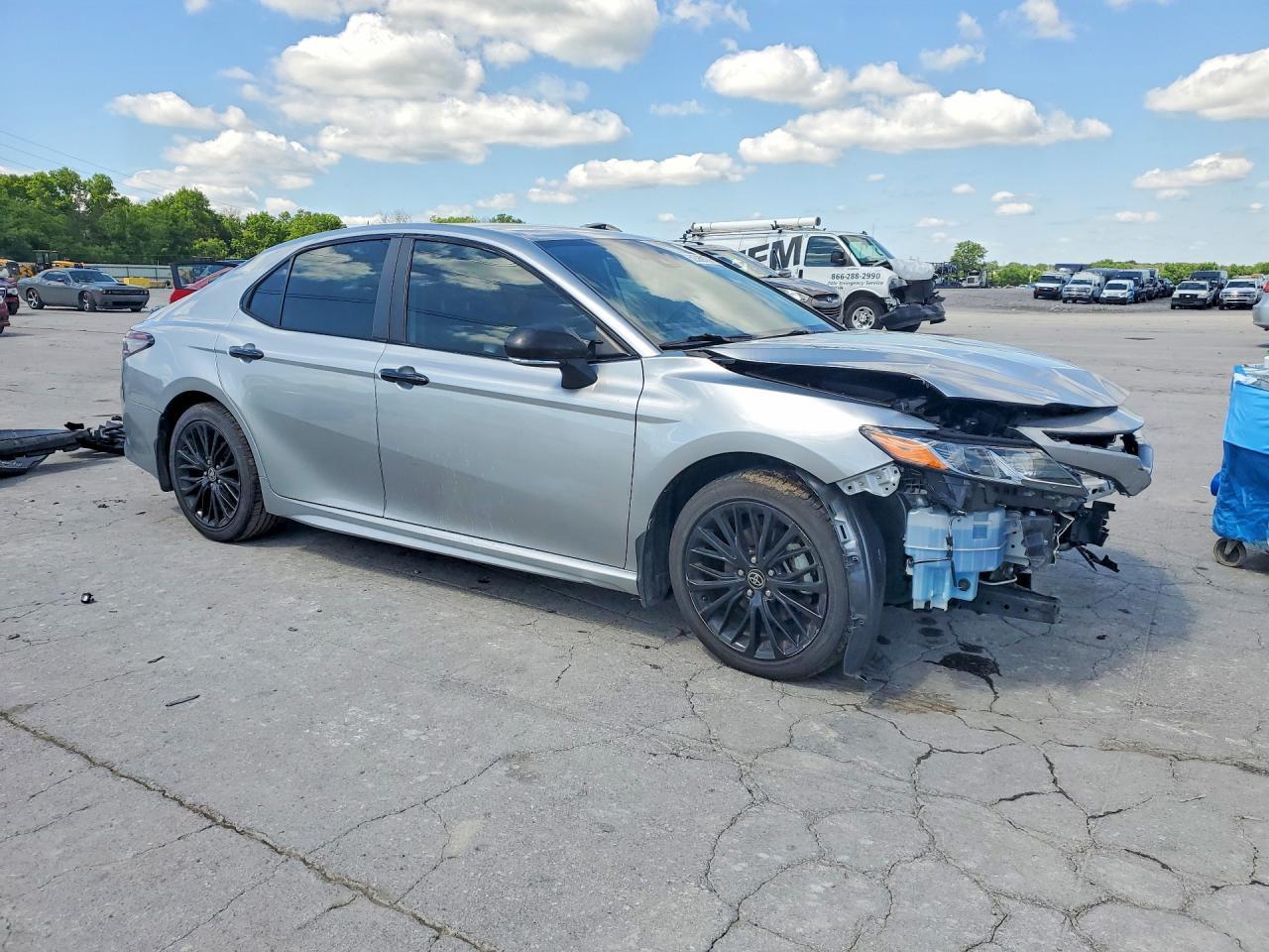 2022 Toyota Camry Se Nightshade - Фото 4