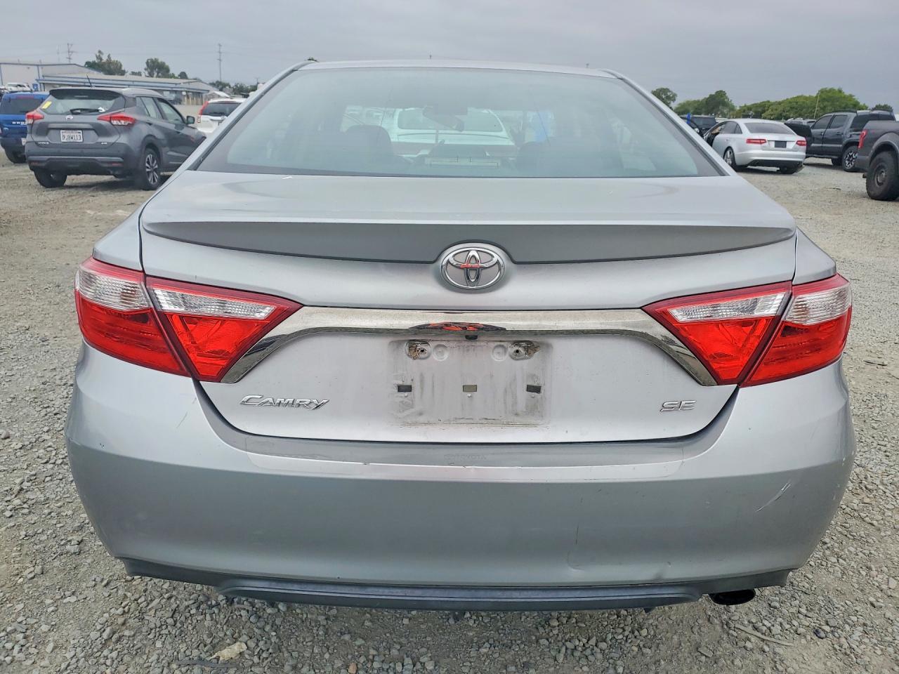 2016 Toyota Camry Se - Image 6