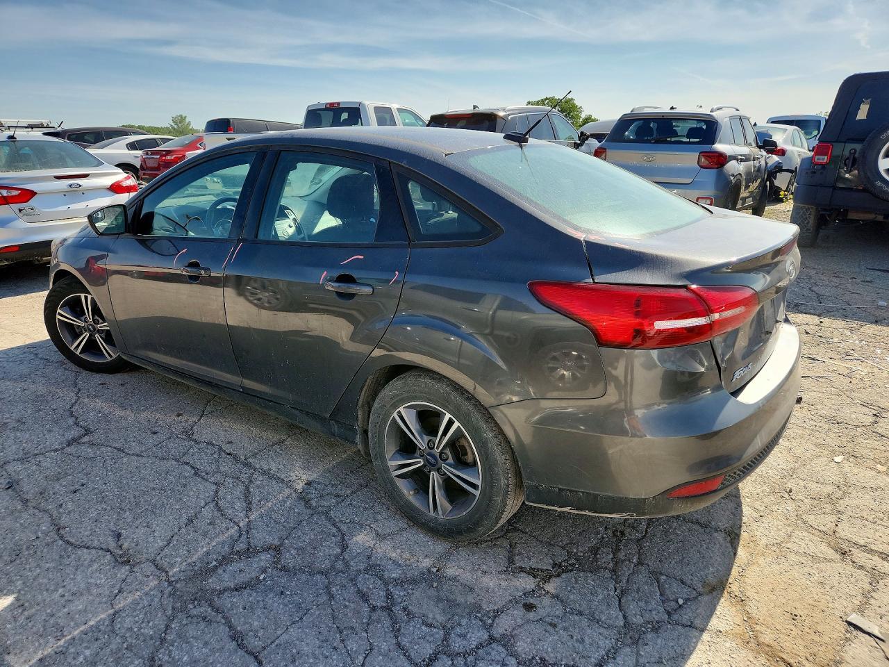 2017 Ford Focus Se - Image 2