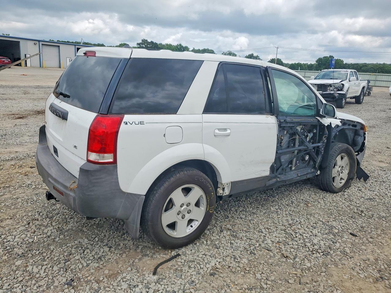 2005 Saturn Vue - Image 3