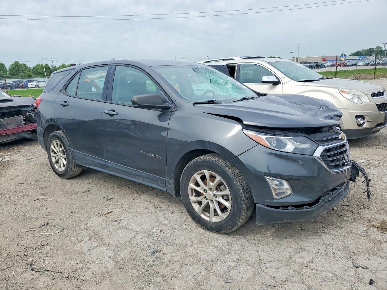 2018 Chevrolet Equinox Ls - Фото 4
