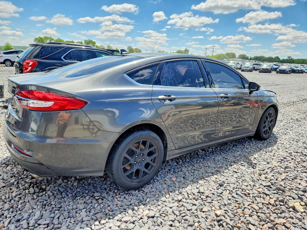 2020 Ford Fusion Se - Image 3