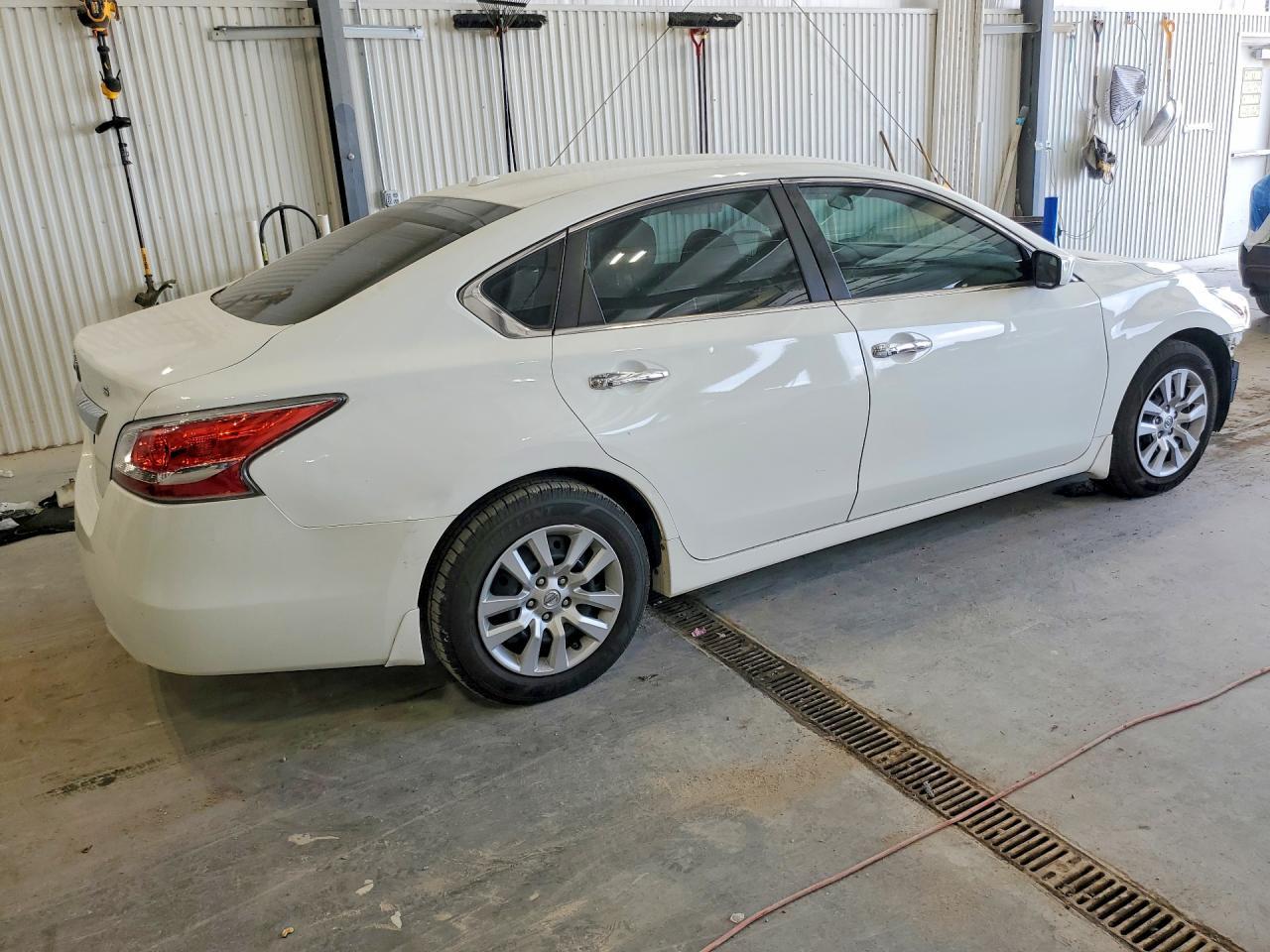 2015 Nissan Altima 2.5 S - Фото 3