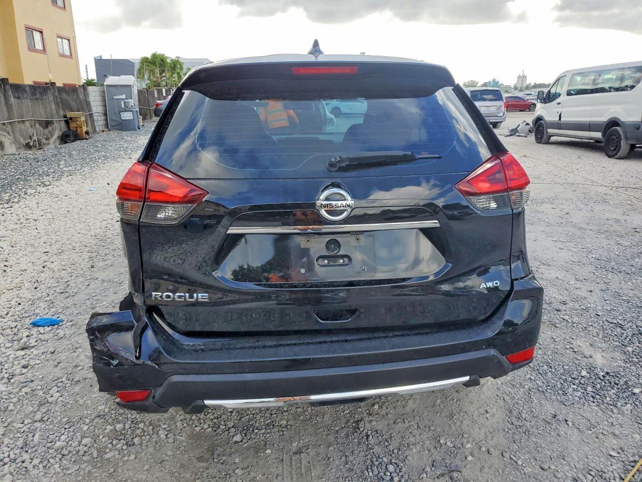 2017 Nissan Rogue S - Image 6