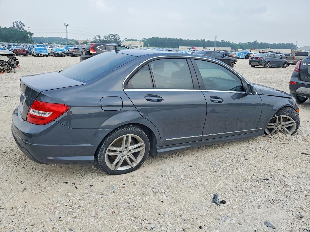 2014 Mercedes-Benz C 250 - Фото 3