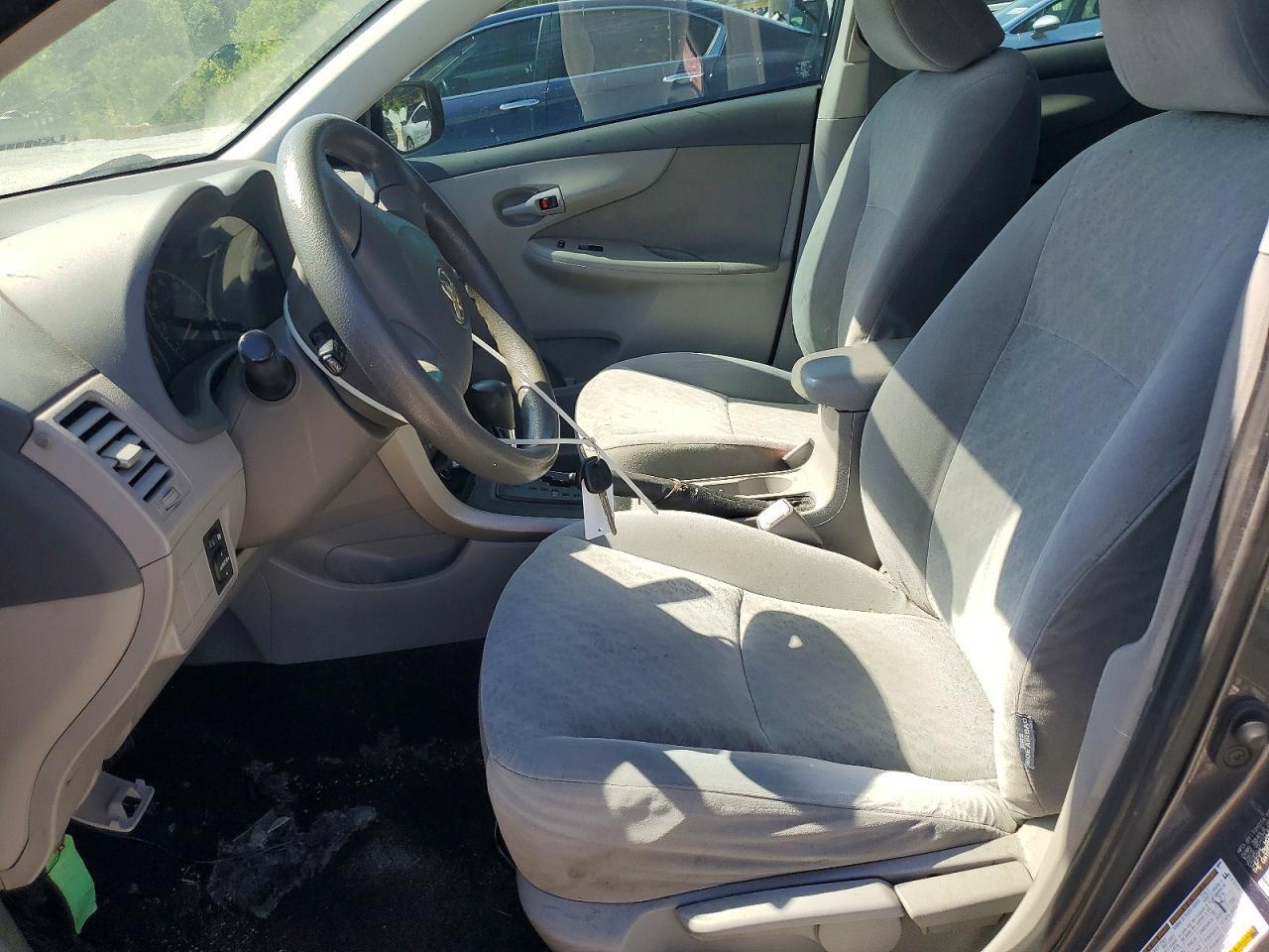 2009 Toyota Corolla Le - Image 7