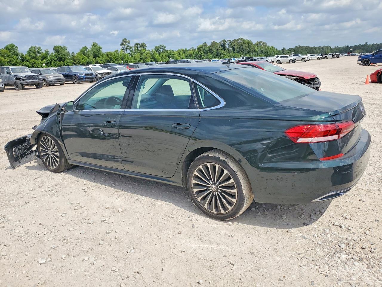 2022 Volkswagen Passat Limited Edition - Фото 2