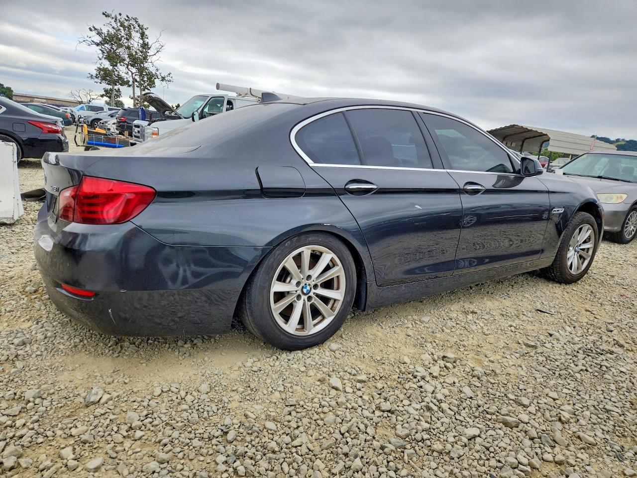 2015 BMW 528 I - Фото 3