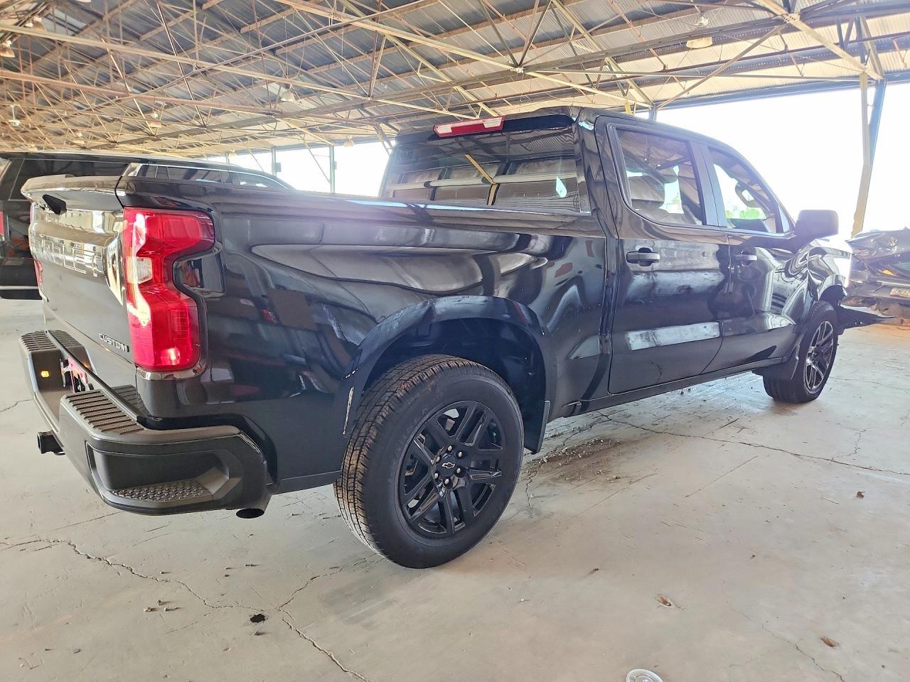 2026 Chevrolet Silverado C1500 Custom - Фото 3