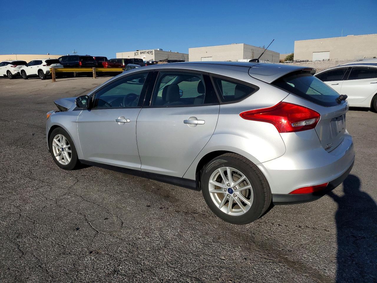 2015 Ford Focus Se - Image 2