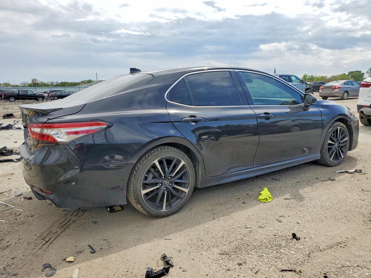2019 Toyota Camry Xse - Фото 3