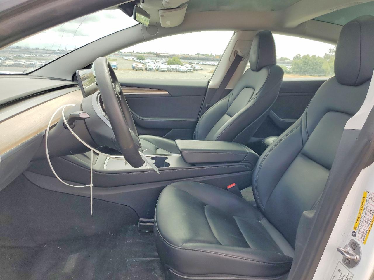 2023 Tesla Model 3 - Image 7