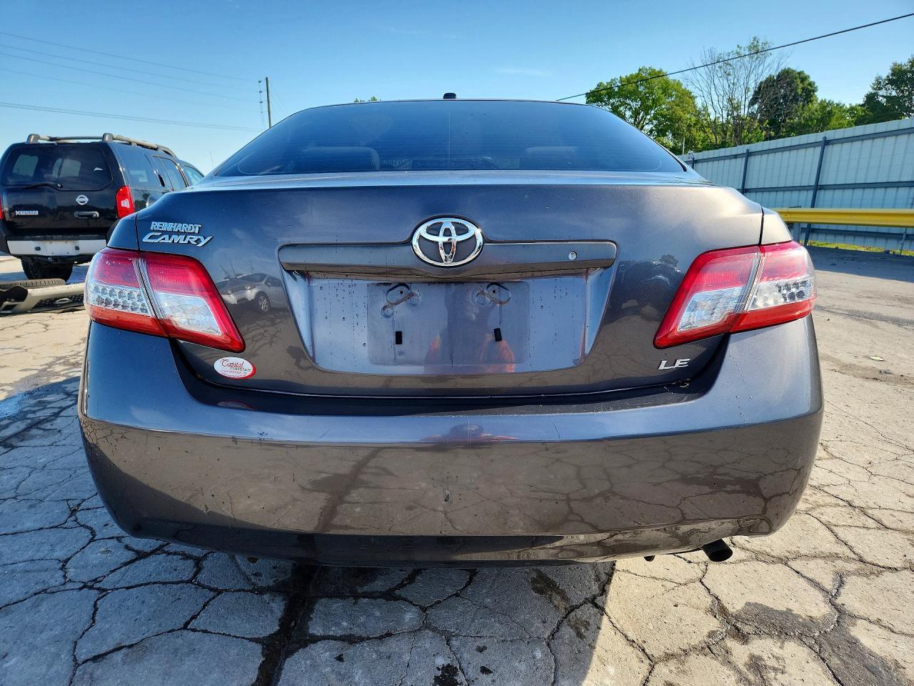 2010 Toyota Camry Le - Фото 6