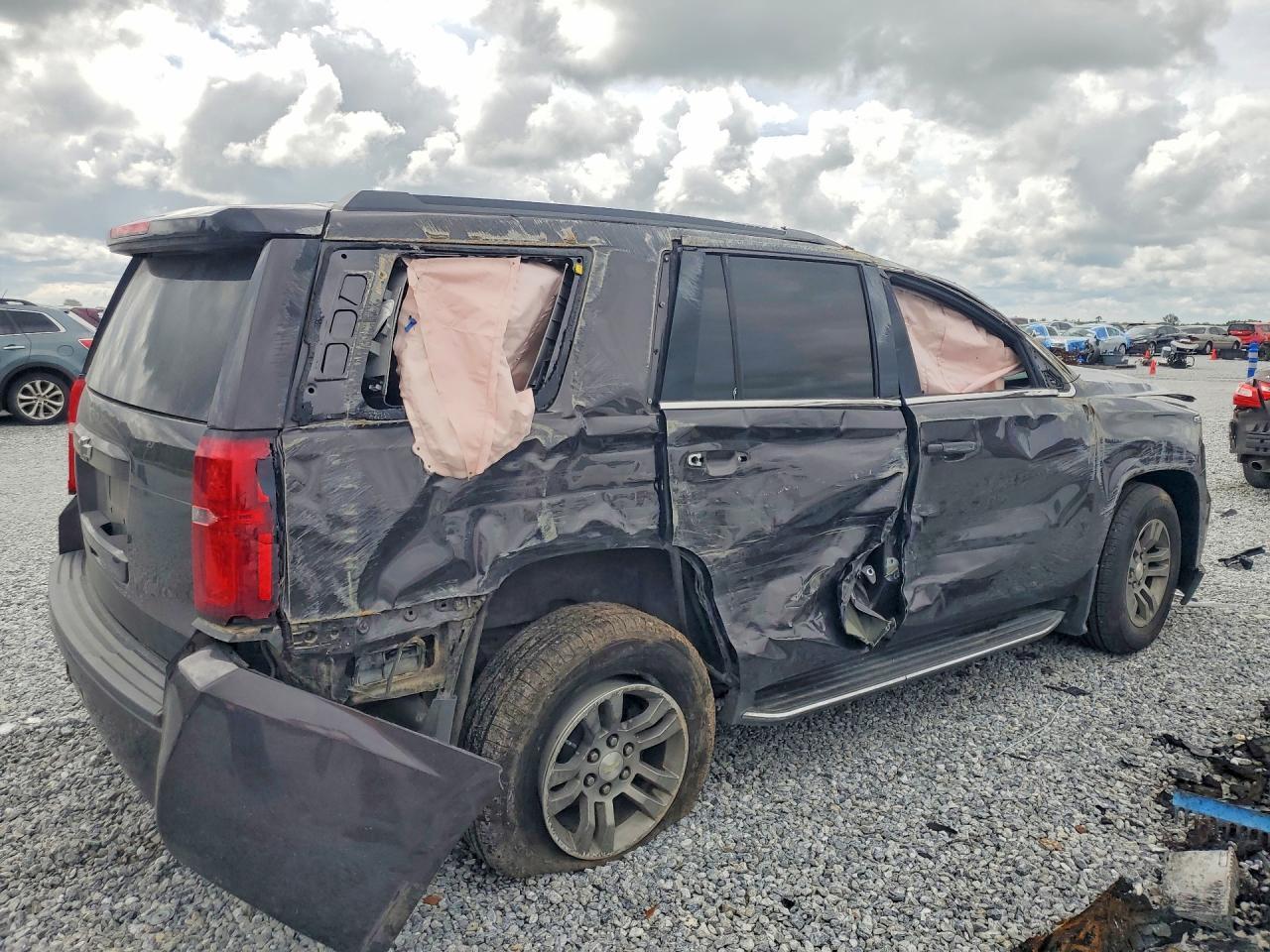 2017 Chevrolet Tahoe C1500 Ls - Image 3