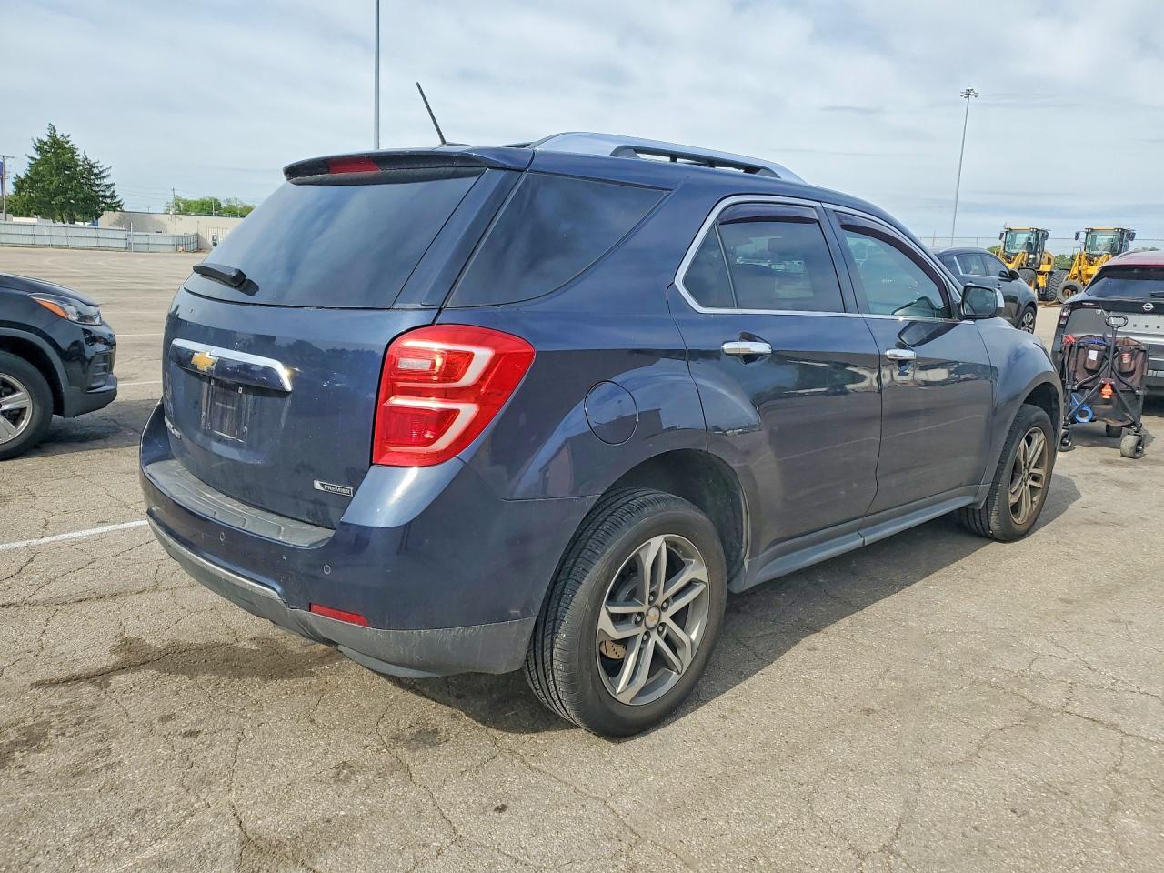 2017 Chevrolet Equinox Premier - Image 3
