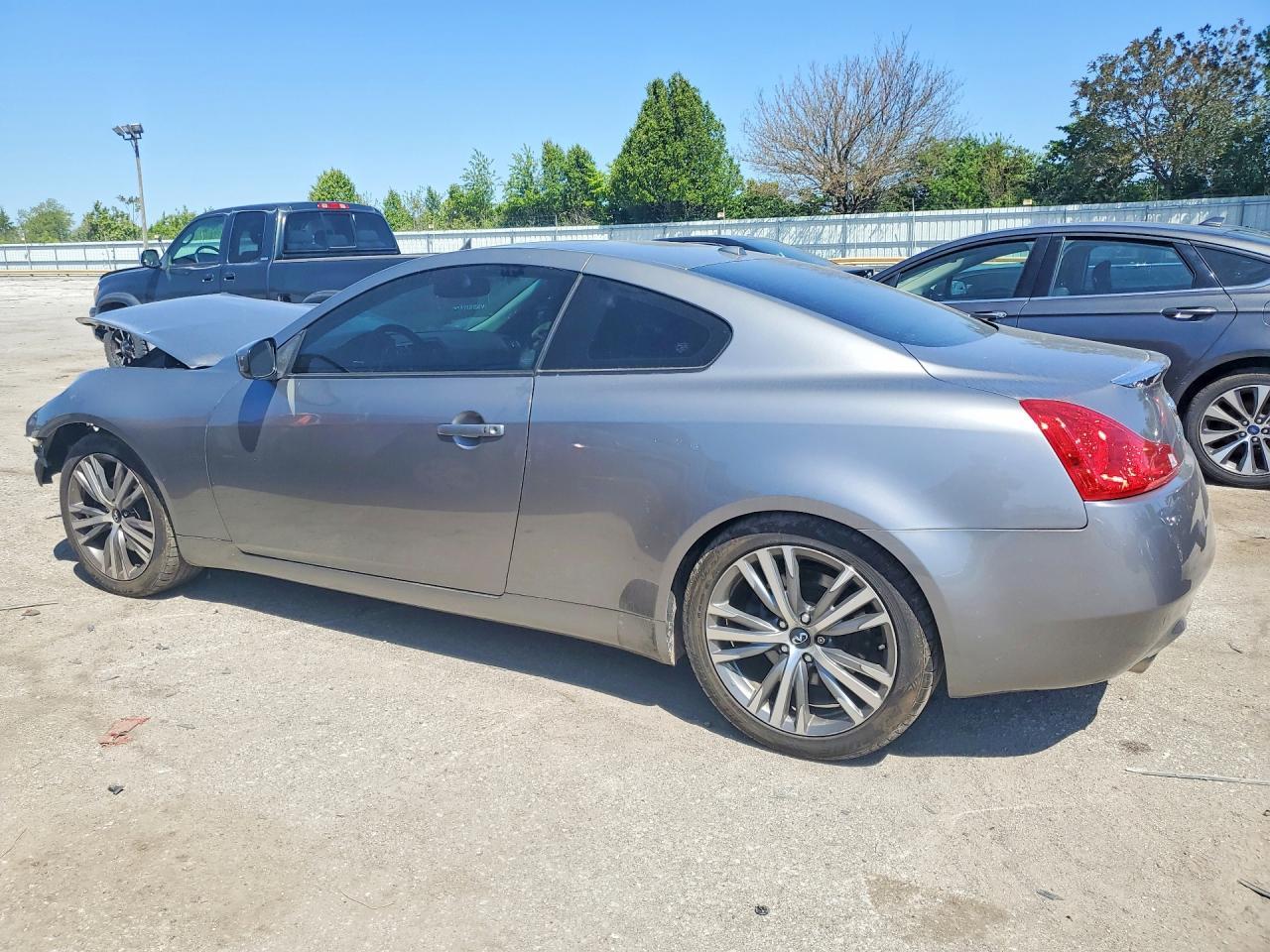 2009 Infiniti G37 Coupe Base - Фото 2