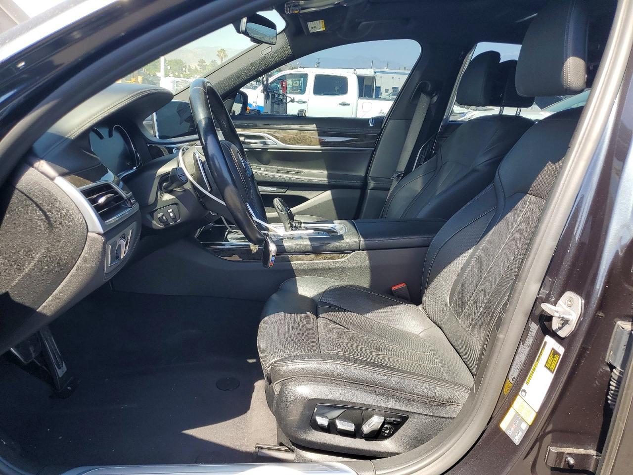 2018 BMW 740 Xe - Фото 7