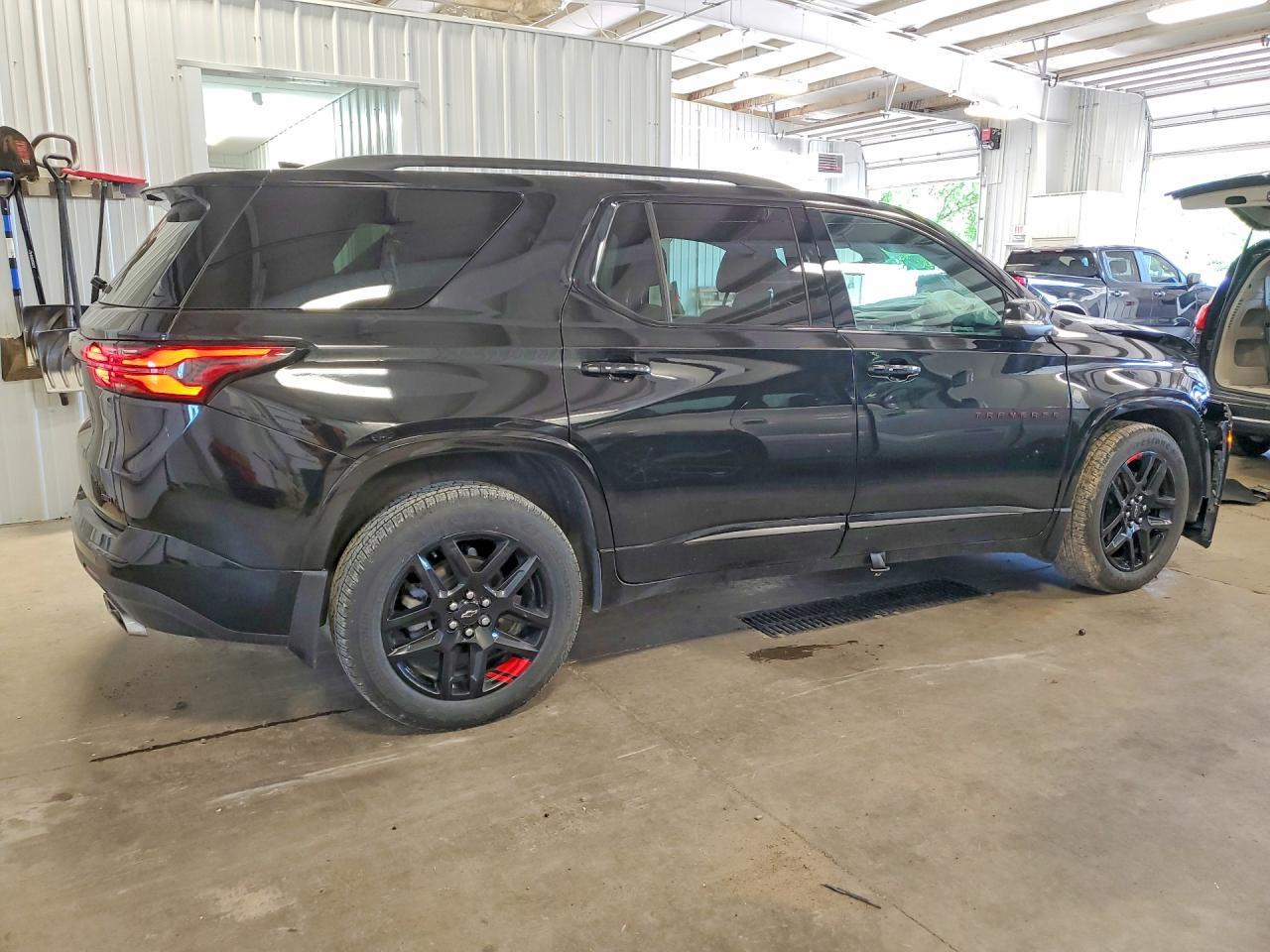 2023 Chevrolet Traverse Premier - Image 3