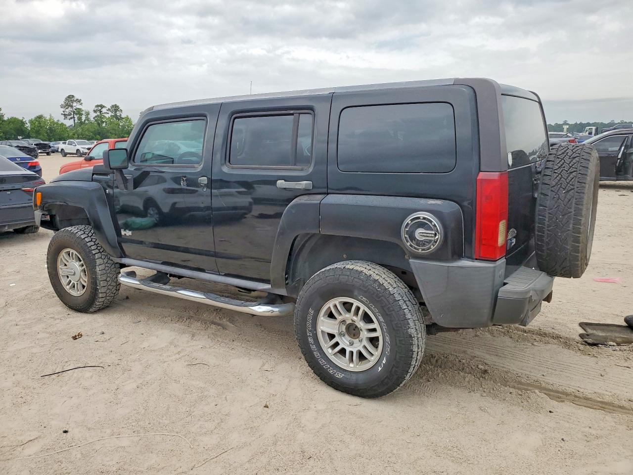 2008 Hummer H3 - Image 2