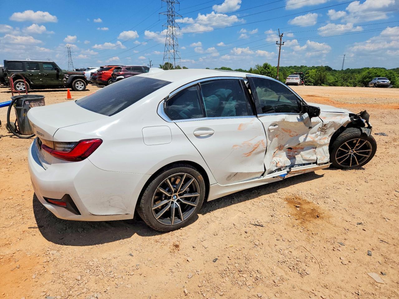 2019 BMW 330I - Фото 3