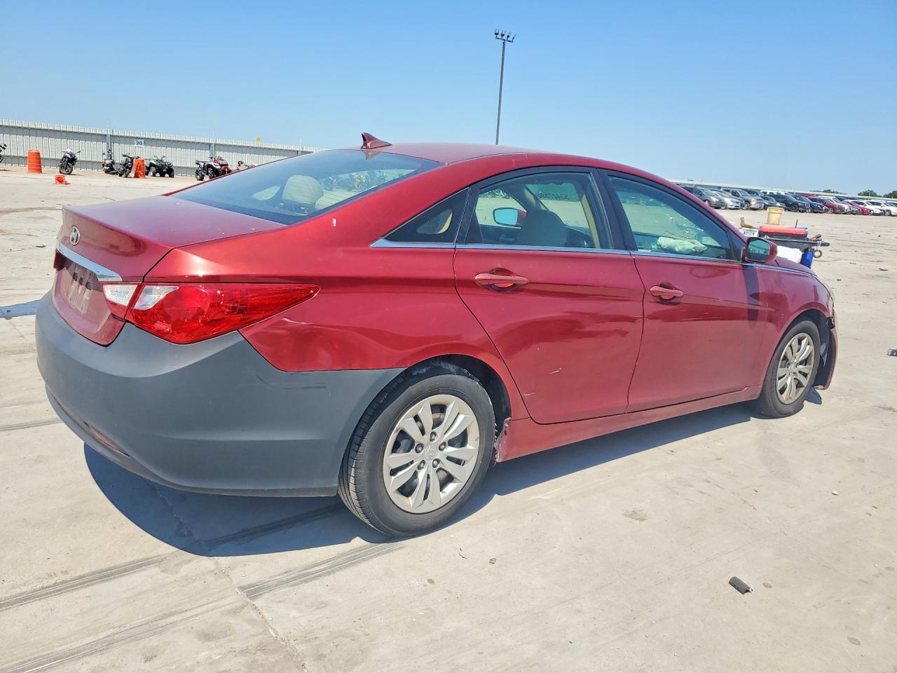 2011 Hyundai Sonata Gls - Image 3