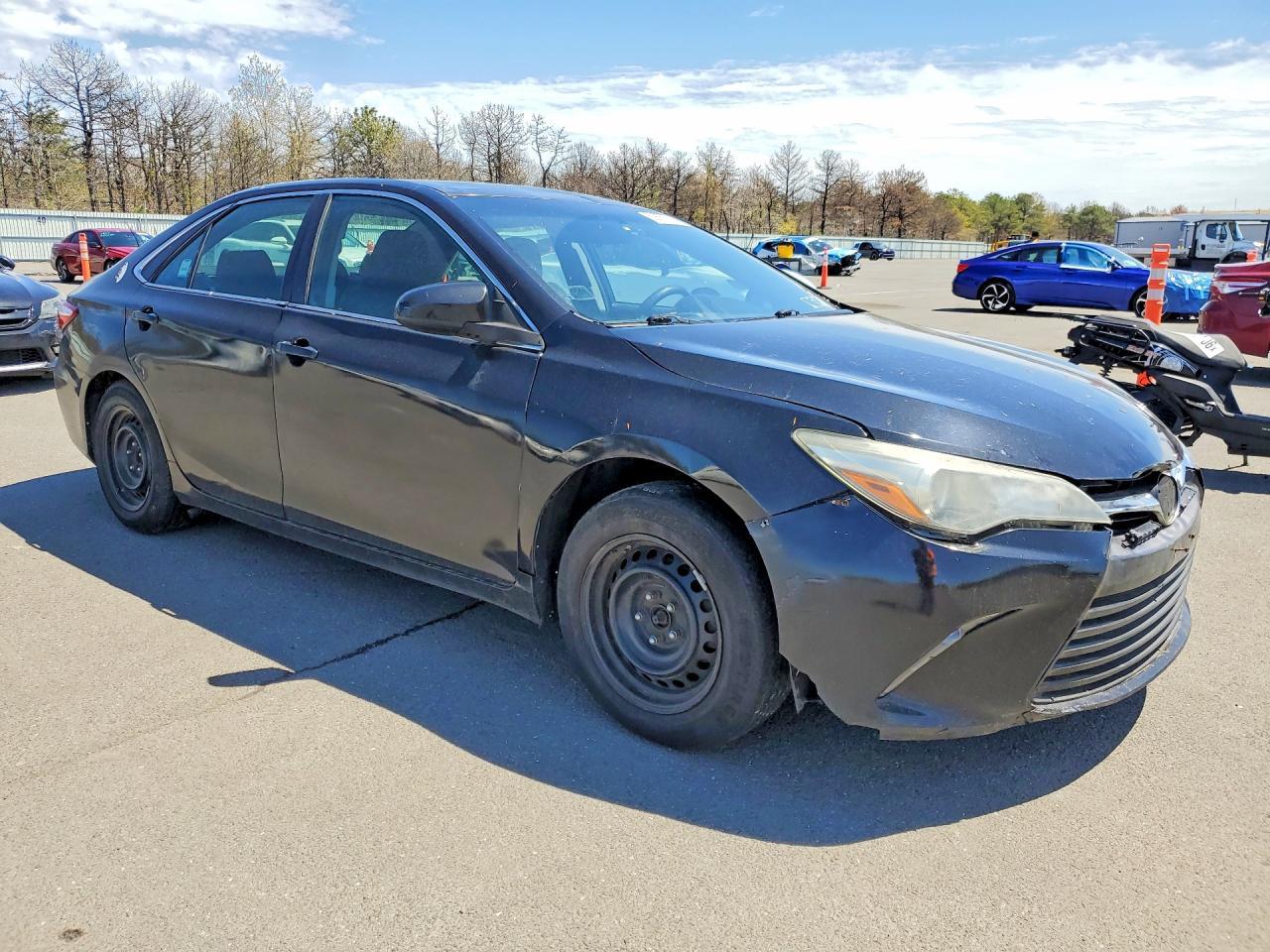 2017 Toyota Camry Hybrid Le - Фото 4