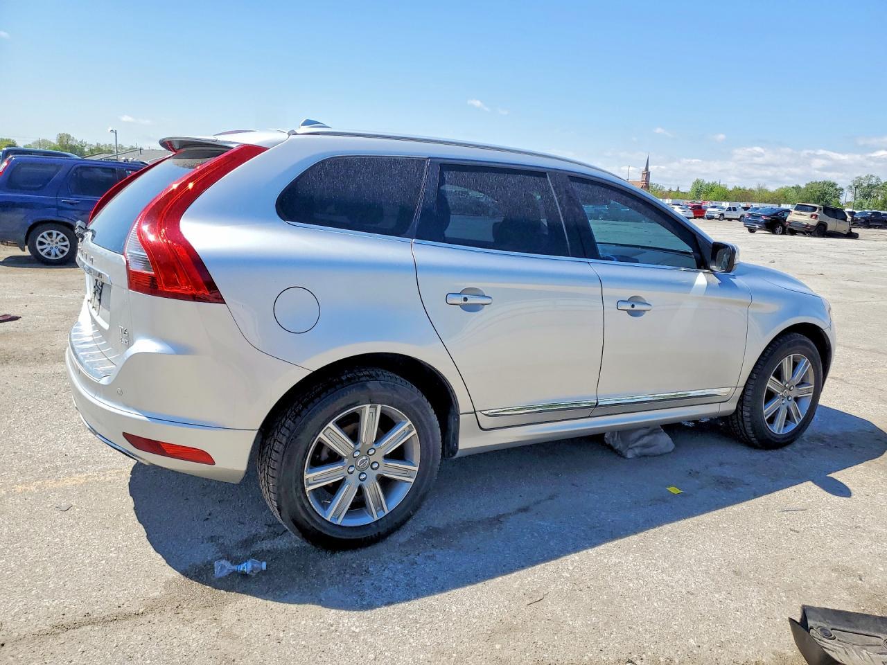 2016 Volvo Xc60 T6 Platinum - Image 3