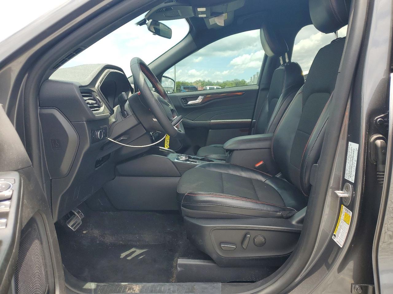 2023 Ford Escape St Line - Image 7