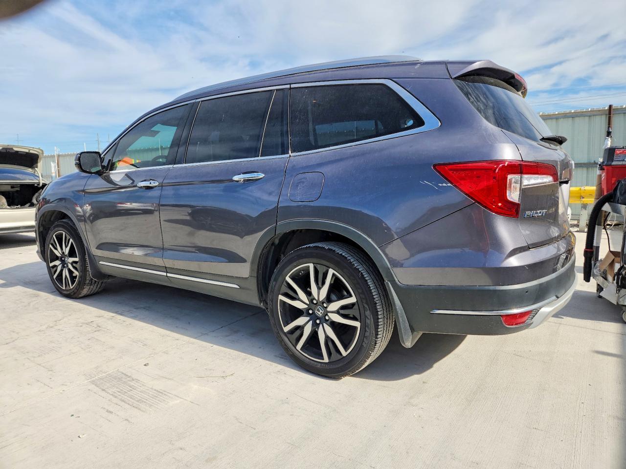2020 Honda Pilot - Image 2