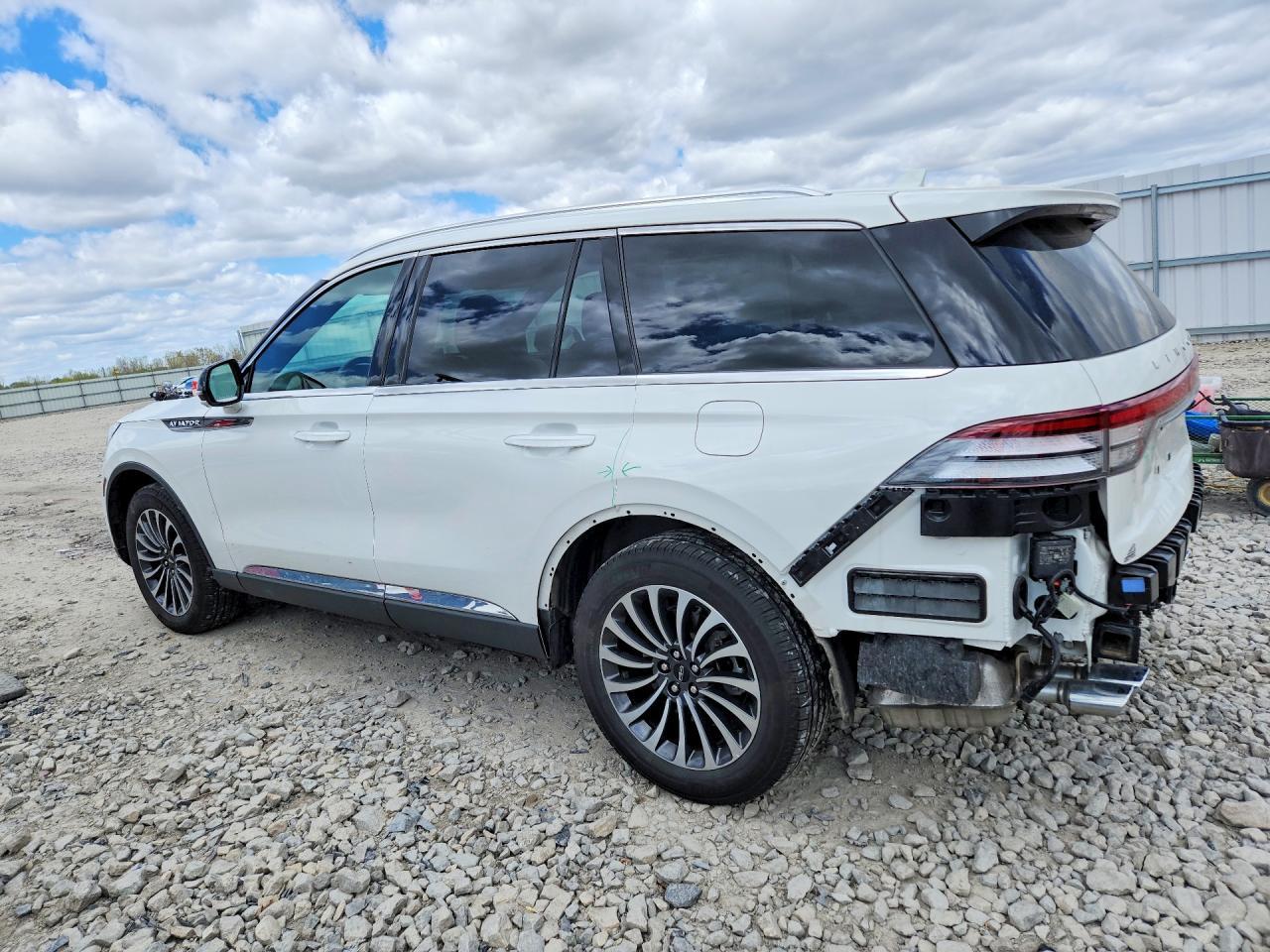 2024 Lincoln Aviator Reserve - Image 2