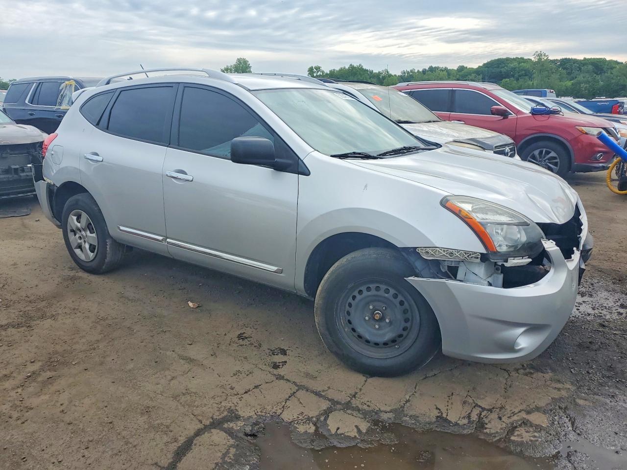 2015 Nissan Rogue Select S - Image 4