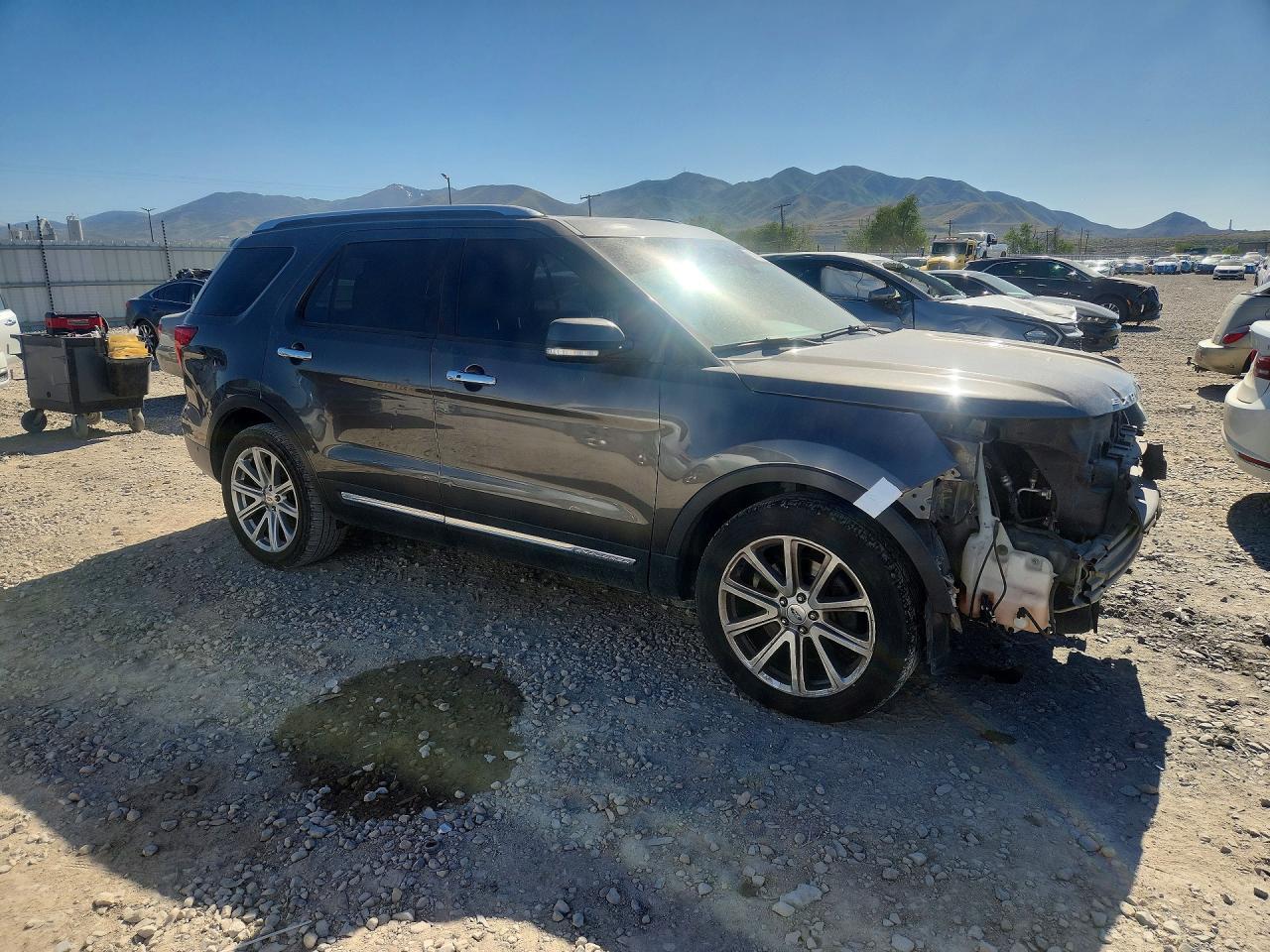 2016 Ford Explorer Limited - Image 4